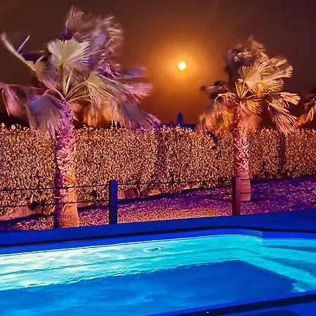 Aurora Mykonos カラファティス