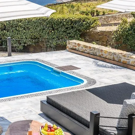 Aurora Mykonos * カラファティス